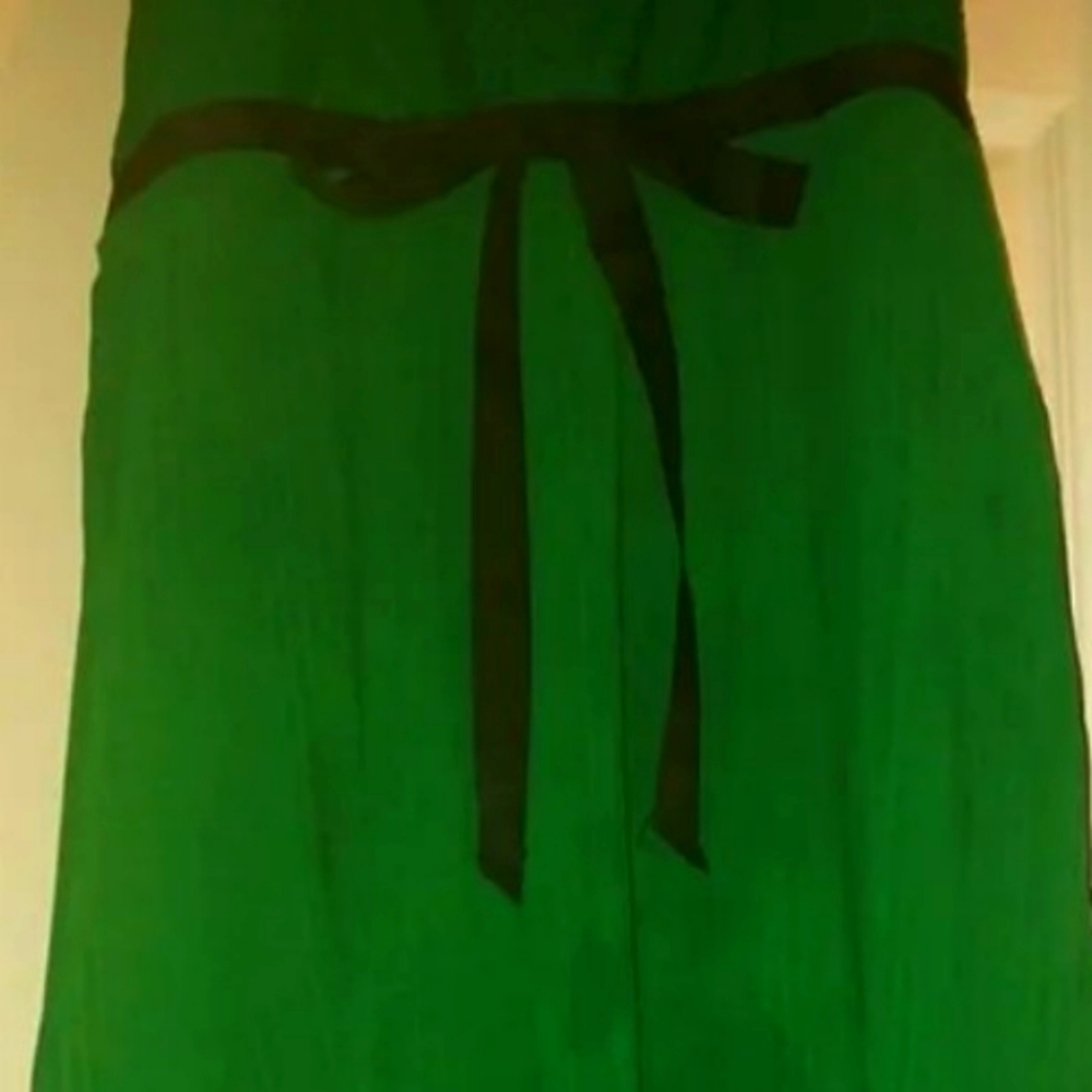 Green strapless dress